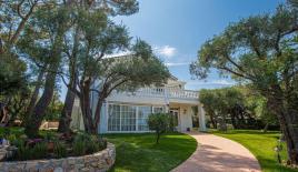 Вилла в Антибе, Франция (цена по запросу)