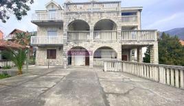 Вилла за 735 000 евро в Баошичах, Черногория