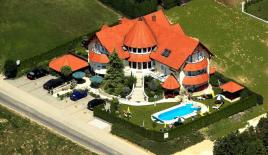 Отель, гостиница за 1 630 160 евро в Хевизе, Венгрия