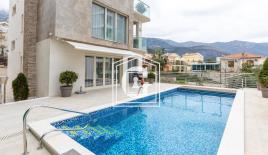 Апартаменты за 1 575 000 евро в Бечичи, Черногория