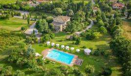 Отель, гостиница за 3 200 000 евро в Кортоне, Италия