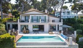 Вилла в Антибе, Франция (цена по запросу)