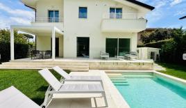 Вилла за 2 700 000 евро в Марина ди Пьетрасанта, Италия