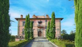 Вилла за 1 200 000 евро в Кортоне, Италия