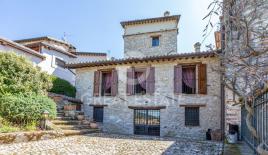 Дом за 495 000 евро в Сполето, Италия