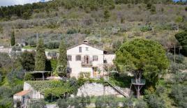 Дом за 475 000 евро в Сполето, Италия