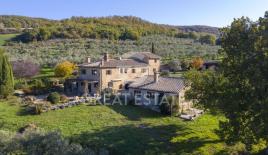 Дом за 1 900 000 евро в Пьенце, Италия