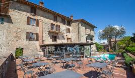 Дом за 1 700 000 евро в Пассиньяно-суль-Тразимено, Италия