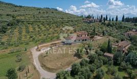 Дом за 1 300 000 евро в Кортоне, Италия