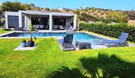 Вилла за 1 970 000 евро в Яликаваке, Турция