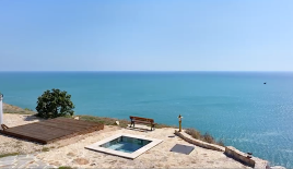 Отель, гостиница за 5 950 000 евро в Варне, Болгария