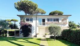 Дом за 1 580 000 евро в Форте деи Марми, Италия