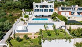 Вилла за 1 680 000 евро в Дженовичах, Черногория