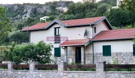 Вилла за 370 000 евро в Херцег-Нови, Черногория