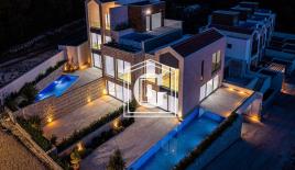 Таунхаус за 610 000 евро в Тивате, Черногория