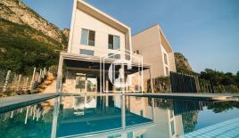 Вилла за 1 150 000 евро в Режевичах, Черногория