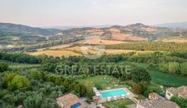 Дом за 1 490 000 евро в Тоди, Италия