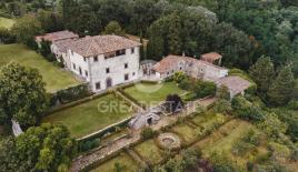 Дом за 3 800 000 евро в Понтассьеве, Италия