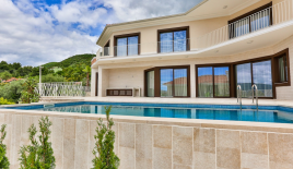 Вилла за 1 600 000 евро в Тивате, Черногория