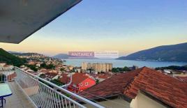 Апартаменты за 240 000 евро в Игало, Черногория