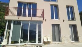 Дом за 740 000 евро в Баошичах, Черногория