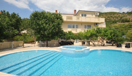 Дом за 870 000 евро в Тивате, Черногория