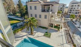 Квартира за 350 000 евро в Тивате, Черногория