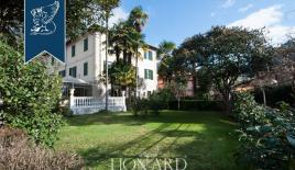 Вилла за 4 200 000 евро в Камайоре, Италия