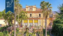 Вилла в Неаполе, Италия (цена по запросу)