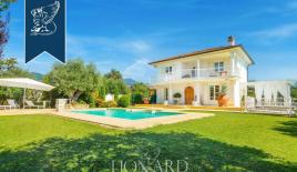 Вилла за 3 000 000 евро в Пьетрасанте, Италия