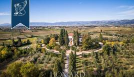 Вилла за 1 800 000 евро в Винчи, Италия