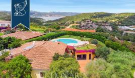 Вилла за 2 100 000 евро в Порто Черво, Италия