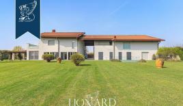 Вилла в Бергамо, Италия (цена по запросу)