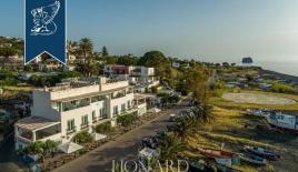 Отель, гостиница за 3 100 000 евро на Липари, Италия