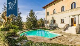 Вилла за 15 000 000 евро в Виккьо, Италия