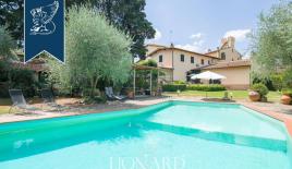 Вилла во Флоренции, Италия (цена по запросу)