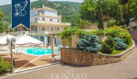 Вилла за 1 800 000 евро в Риме, Италия