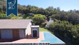 Вилла за 1 200 000 евро в Кастильоне-делла-Пеская, Италия