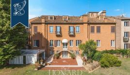 Отель, гостиница за 4 950 000 евро в Феррара, Италия