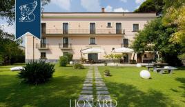 Вилла в Неаполе, Италия (цена по запросу)