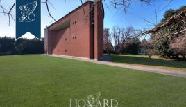 Вилла за 3 150 000 евро в Монце, Италия