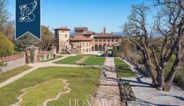 Замок в Бергамо, Италия (цена по запросу)