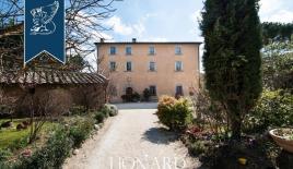 Отель, гостиница за 4 500 000 евро в Монтепульчано, Италия