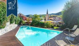 Отель, гостиница за 2 150 000 евро в Империи, Италия