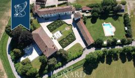 Вилла за 3 900 000 евро в Порденоне, Италия