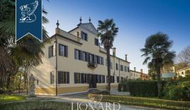 Вилла в Венеции, Италия (цена по запросу)