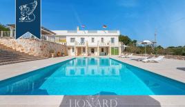 Вилла в Остуни, Италия (цена по запросу)