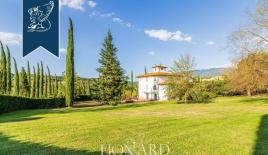 Вилла во Флоренции, Италия (цена по запросу)