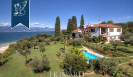 Вилла в Сирмионе, Италия (цена по запросу)