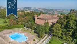 Замок в Пьяченце, Италия (цена по запросу)